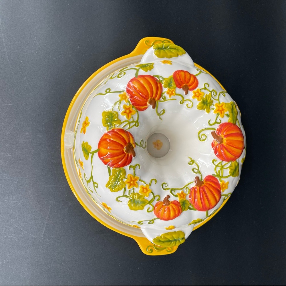 Temptations by Tara Fall Pumpkin Round Bundt Cake Pan Base Ceramic Bakeware Set - Picture 8 of 12
